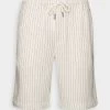 Pier One LINEN BLEND DRAWCORD SHORTS - Shorts - Off-white