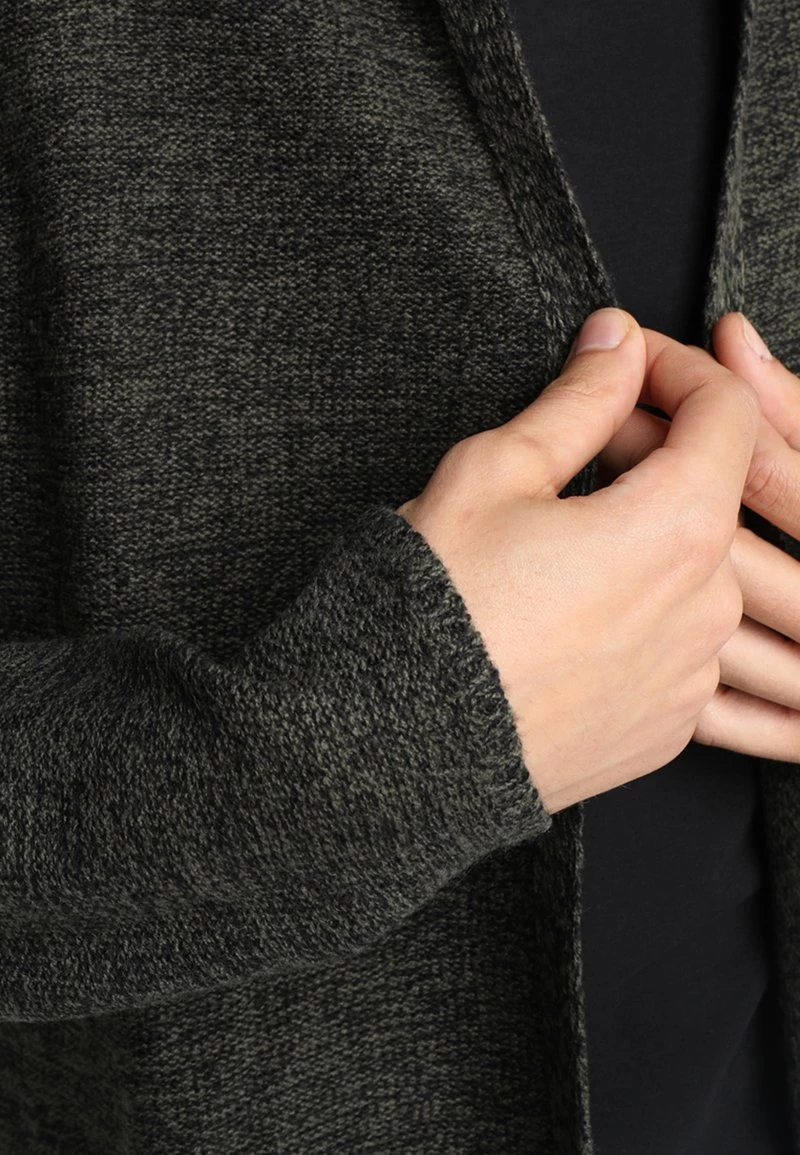 Pier One Strickjacke - Black/olive – Bild 5